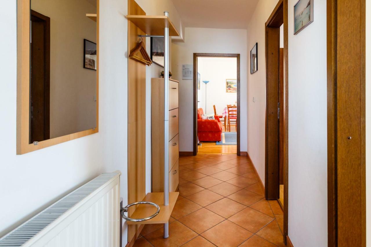Apartment Anton Krk Town Exterior photo